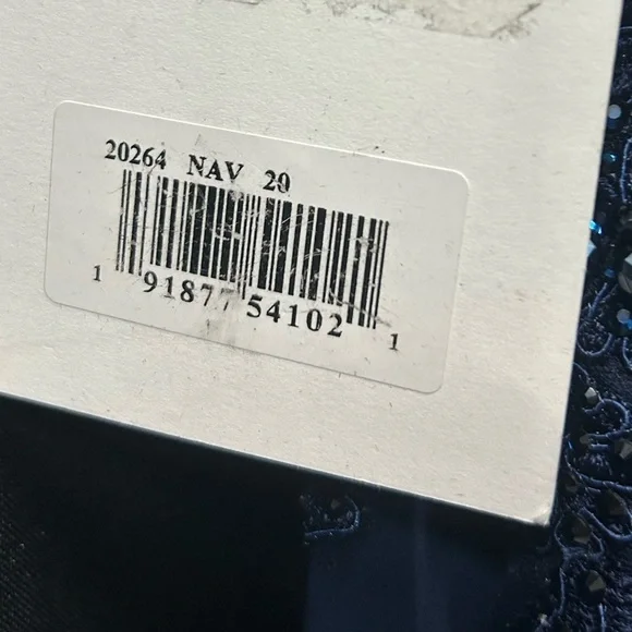 Mac Duggal 20264 NWT APPLIQUED CAP SLEEVE BODICE FLOWY GOWN - Picture 11 of 13